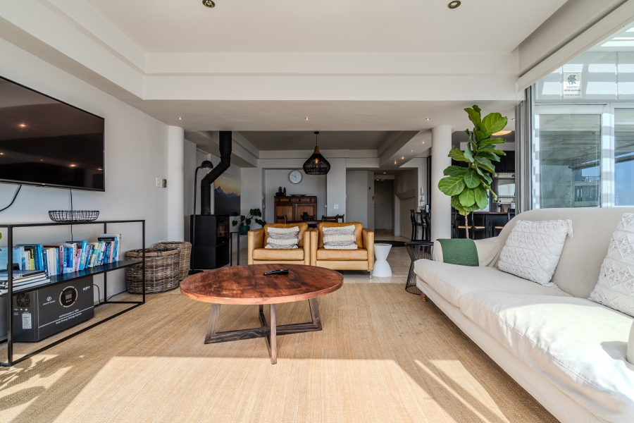 2 Bedroom Property for Sale in Sea Point Western Cape